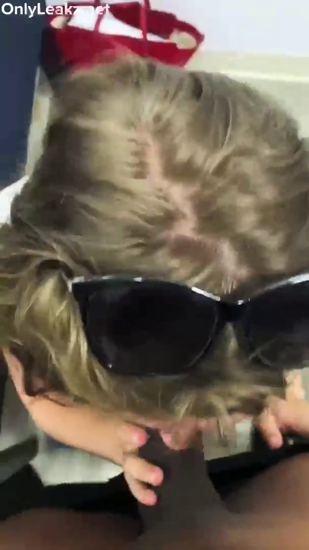 Horny teen fucking at the dental clinic